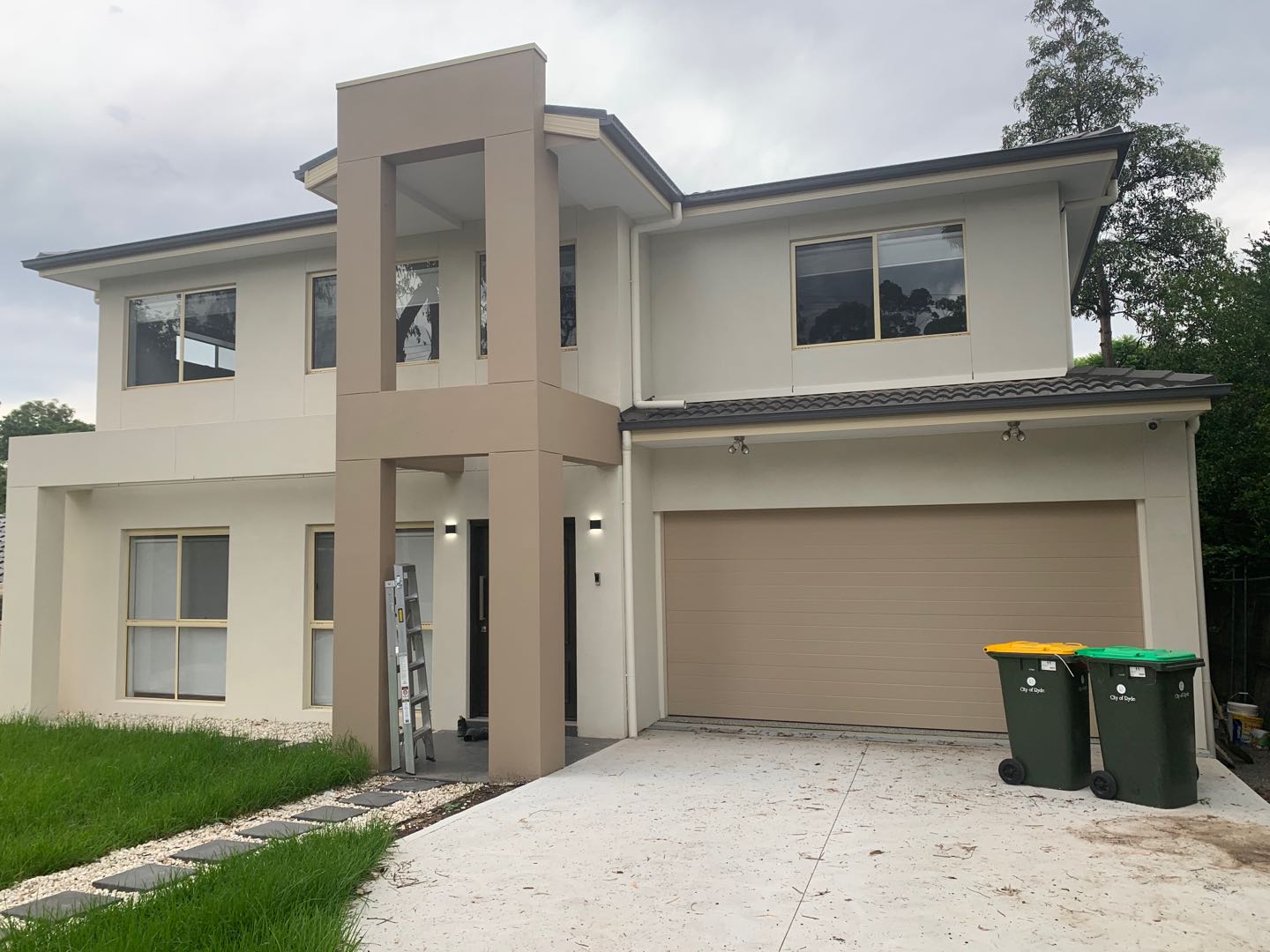 11 Pickford Avenue Eastwood Outside building - Front look 1